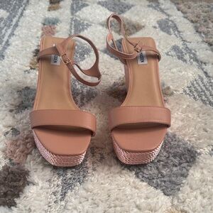 Steve Madden Blush Pink Platform Sandals New without tags:box